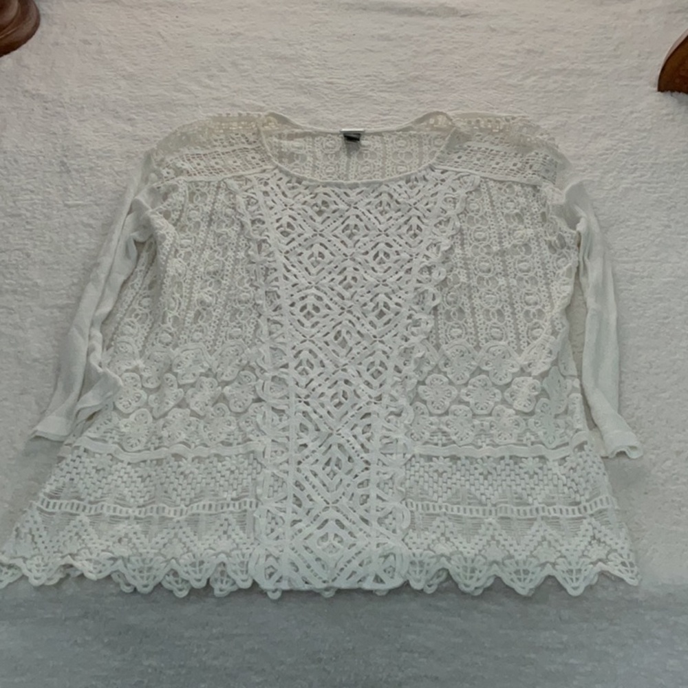 Woman’s black label by chicos White Lace Knit Top - Picture 4 of 4